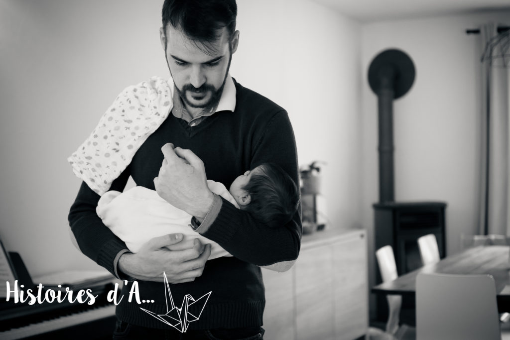photographe nouveau-né lifestyle papa et bébé