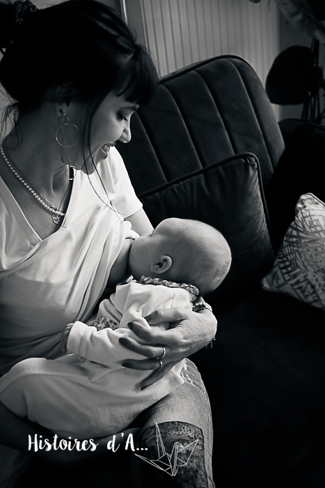 séance photo nouveau-né allaitement